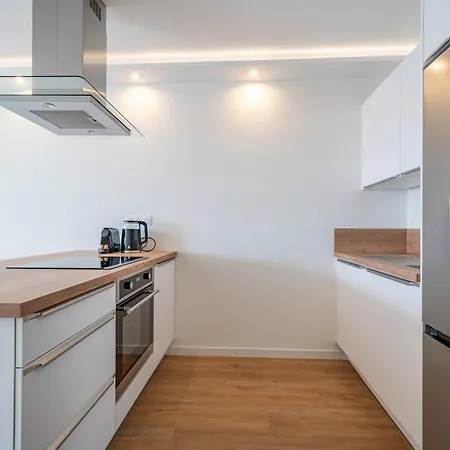 Apartment 2 Pieces Renove, Proche Mer, Piscine, Climatisation *
