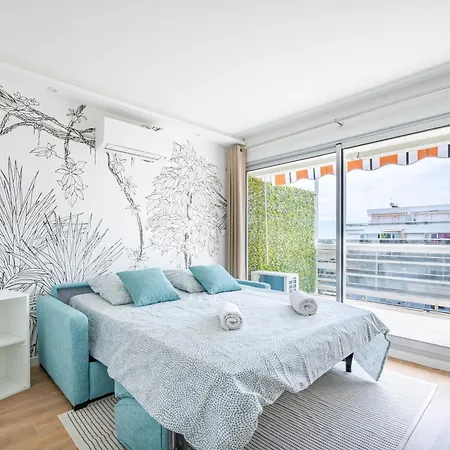 Apartment 2 Pieces Renove, Proche Mer, Piscine, Climatisation Antibes