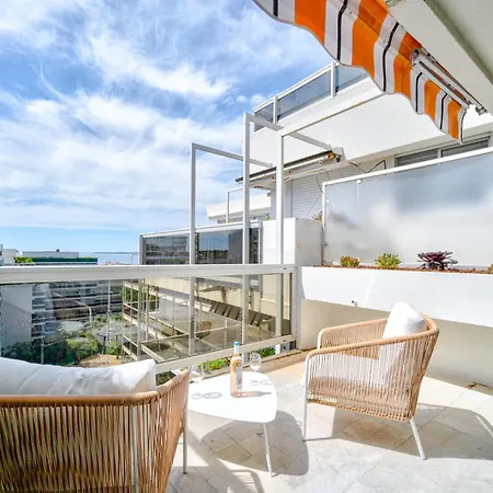 Apartment 2 Pieces Renove, Proche Mer, Piscine, Climatisation *